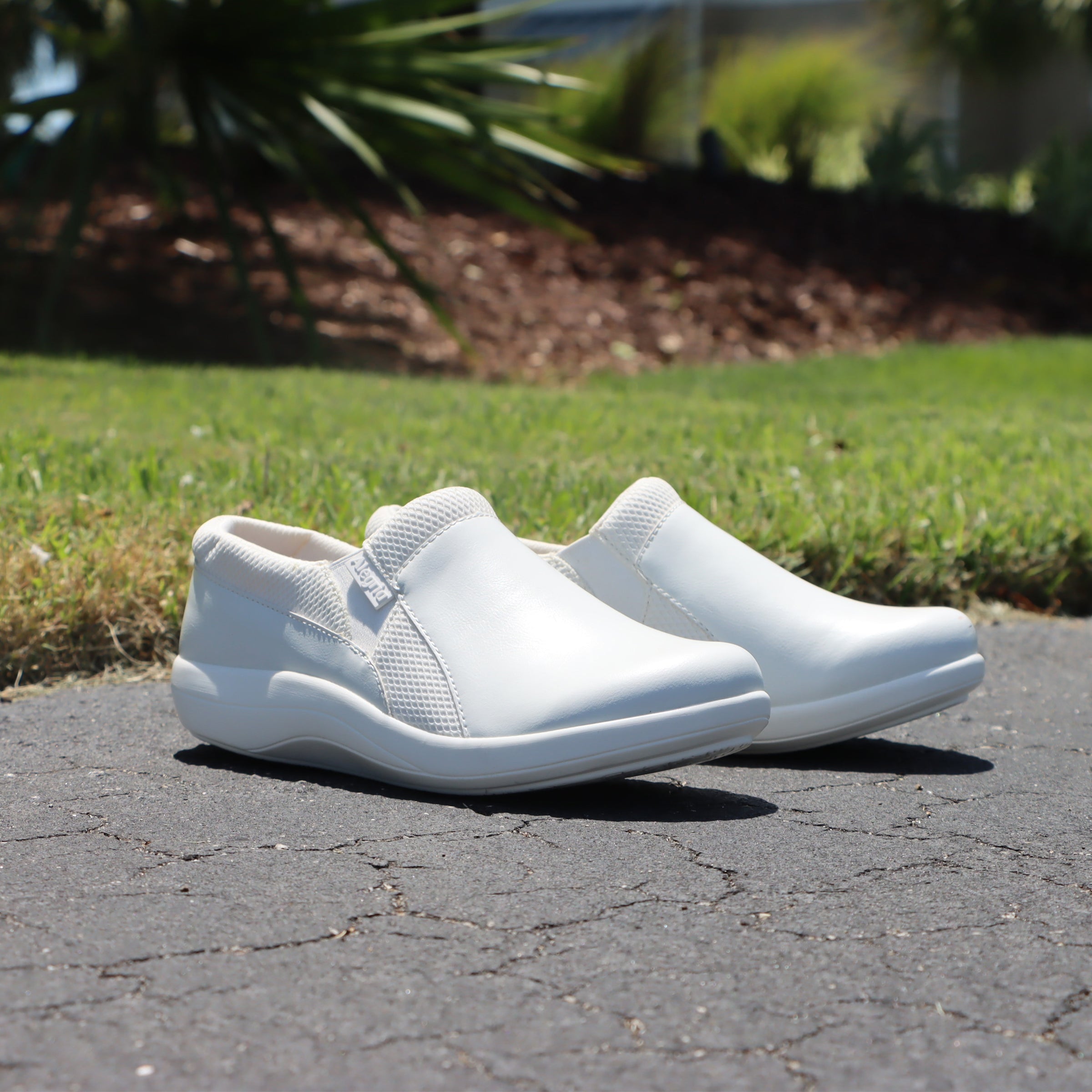 Duette True White Shoe - Image 2