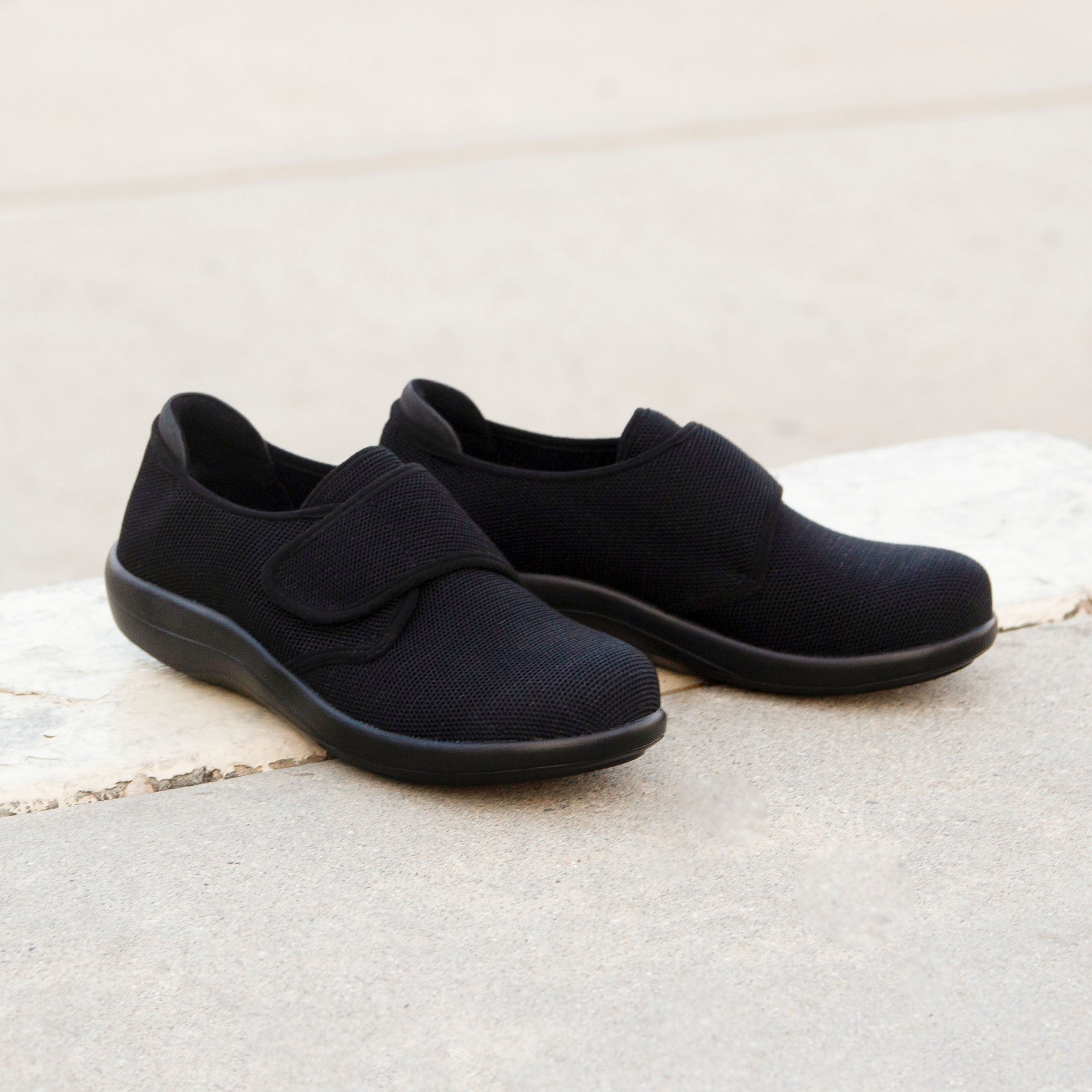 Spright Black Shoe - Image 2