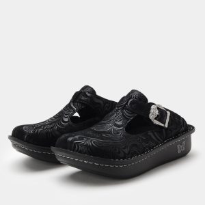 Classic Swirling Black Shoe