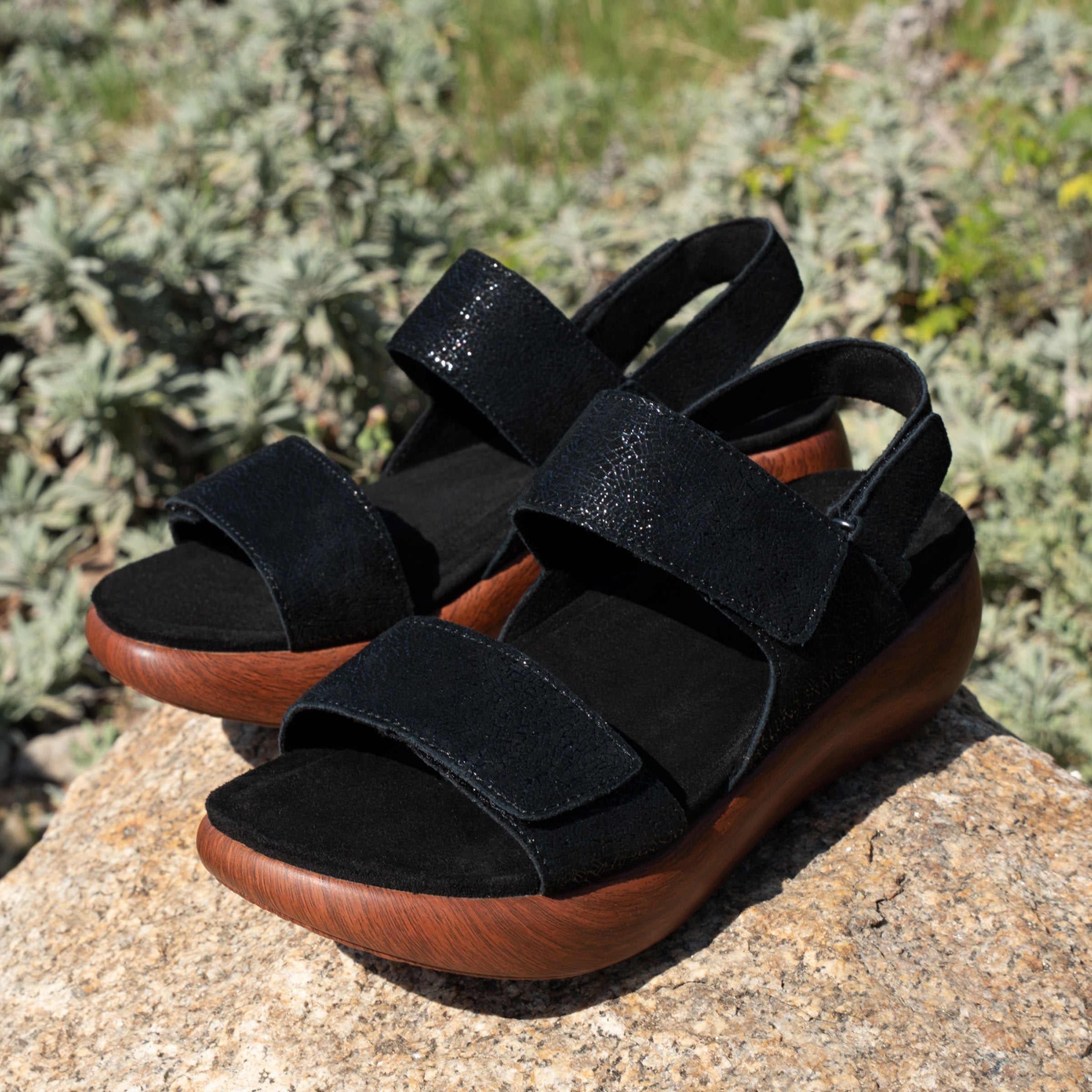 Bailee Crackle Black Sandal - Image 2