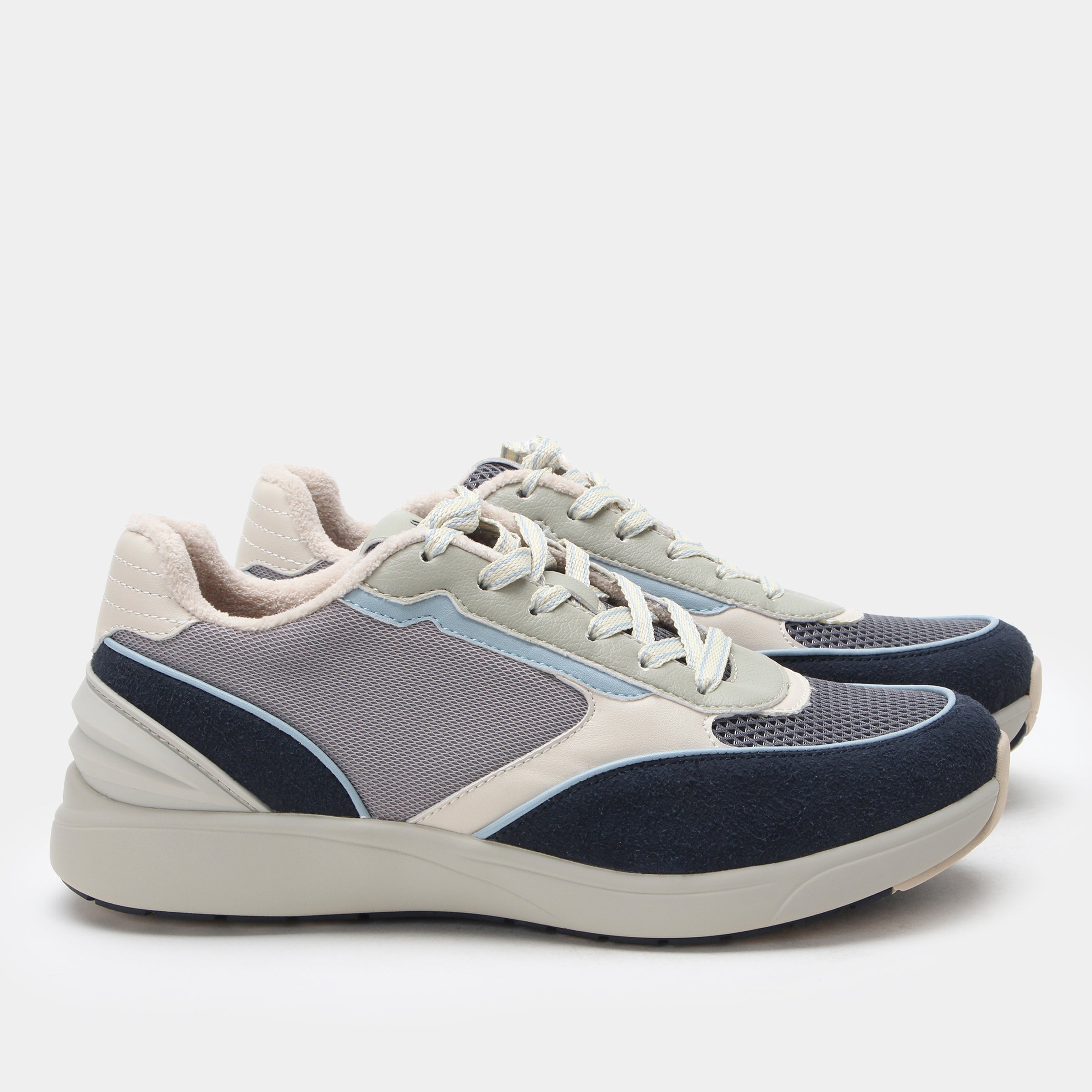 Embyr Retro Blue Shoe - Image 2