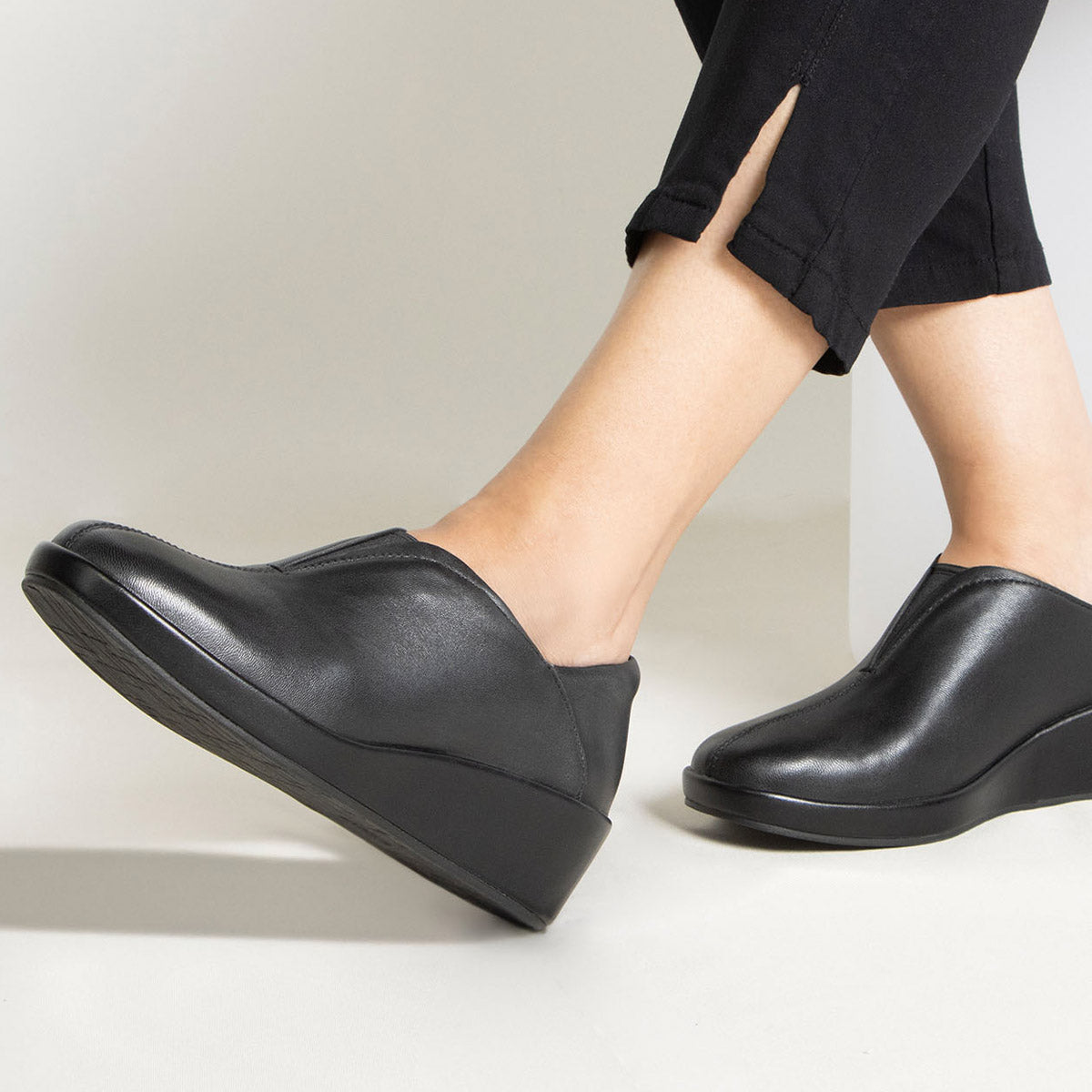 Hadlee Black Shoe - Image 2