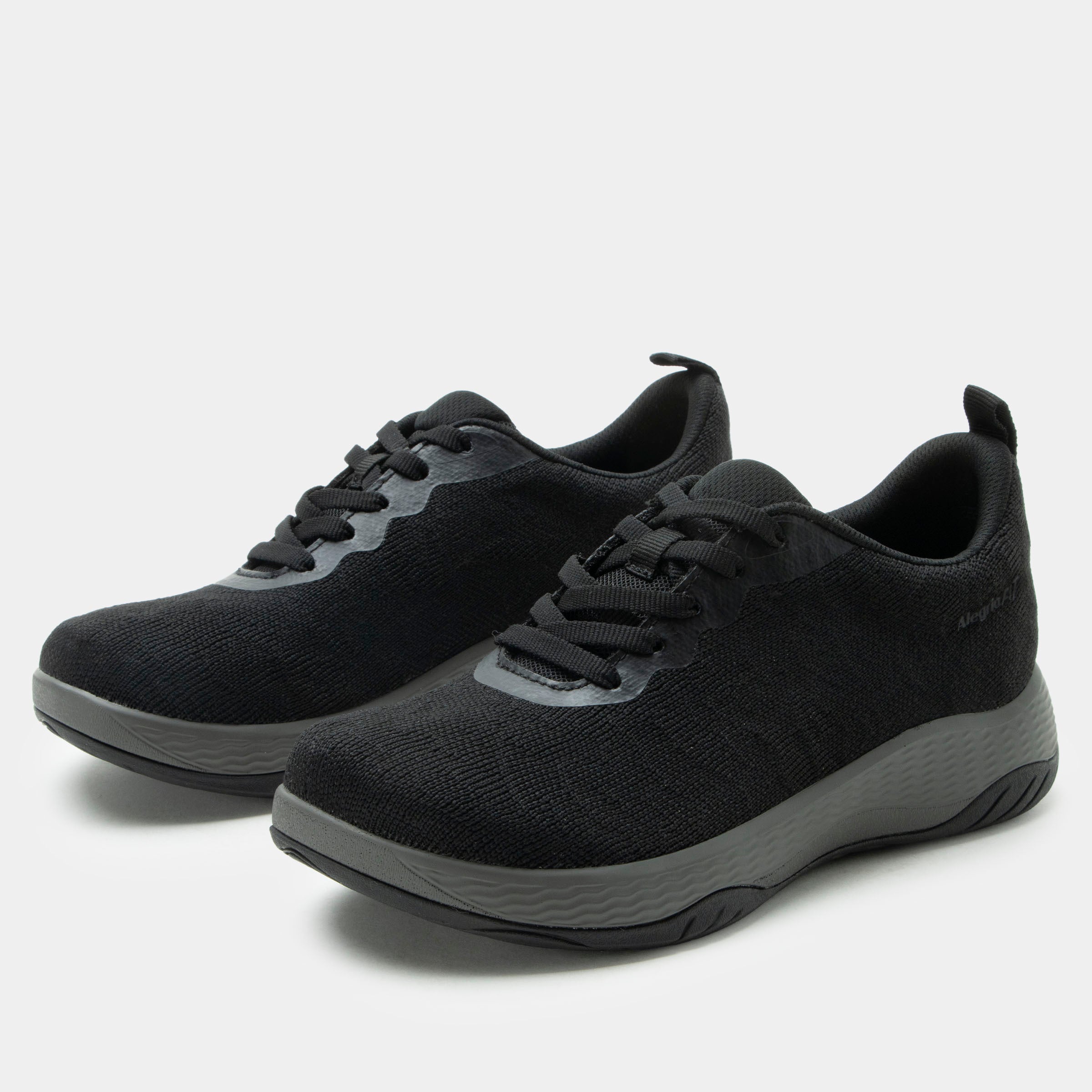 In8 All Black Shoe