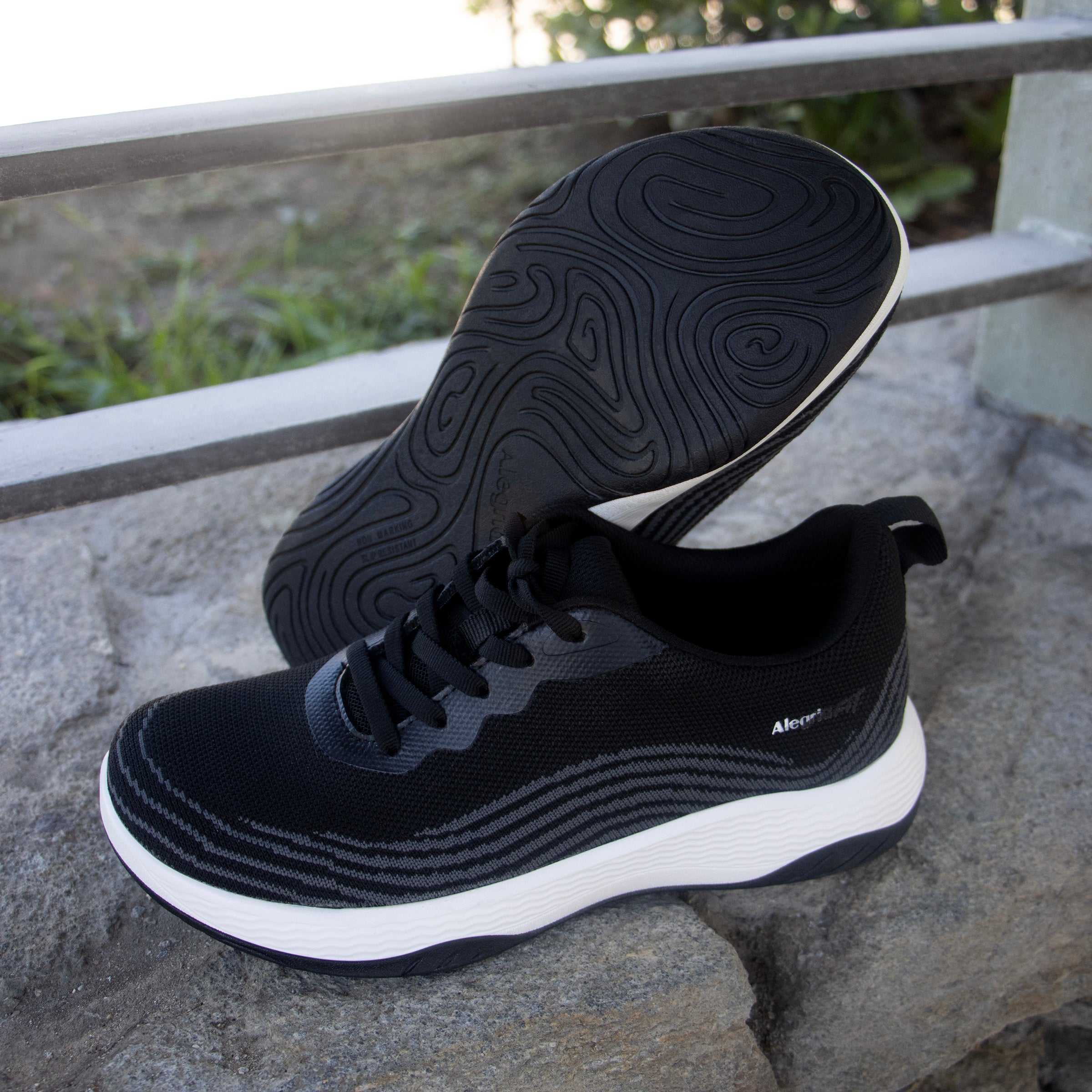 In8 Black Shoe - Image 2