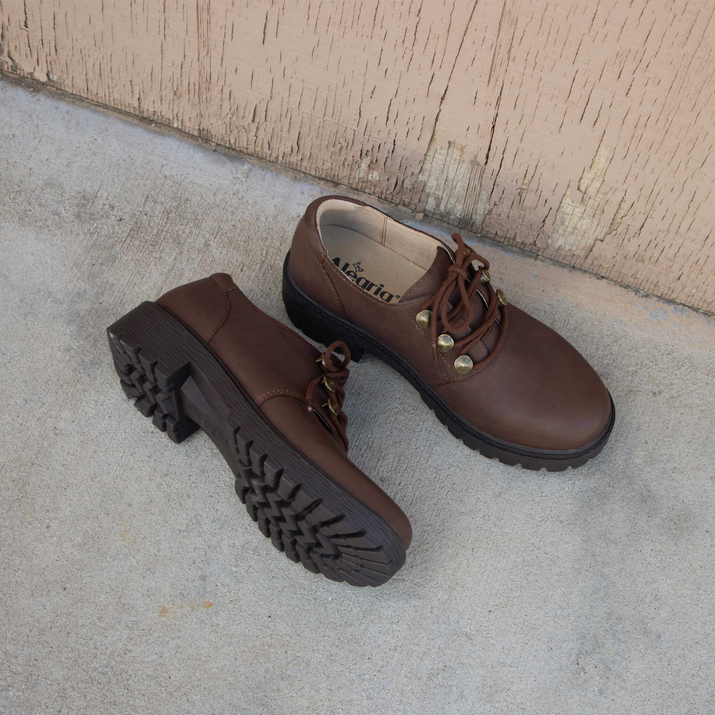 Resa Relaxed Cocoa Shoe - Image 2