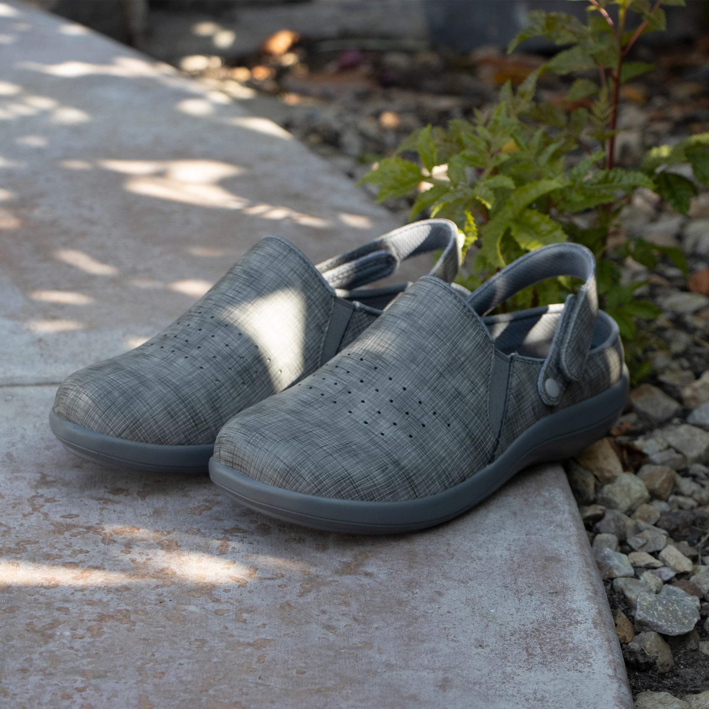 Skillz Etched Smoke Shoe - Image 2